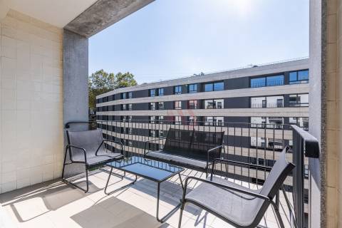 Apartamento T2 para arrendamento, mobilado e equipado, inserido no Salgueiral Residences