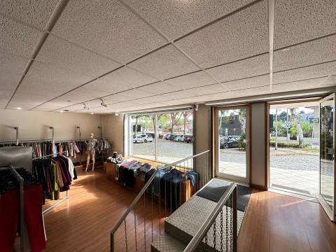 Loja Comercial com 118 m² | Excelente Montra | Zona Central de Nespereira, Guimarães