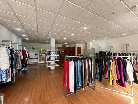 Loja Comercial com 118 m² | Excelente Montra | Zona Central de Nespereira, Guimarães