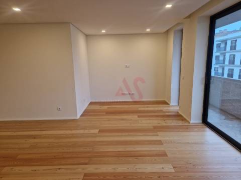 Apartamento T2 no 2.º andar em Creixomil, Guimarães