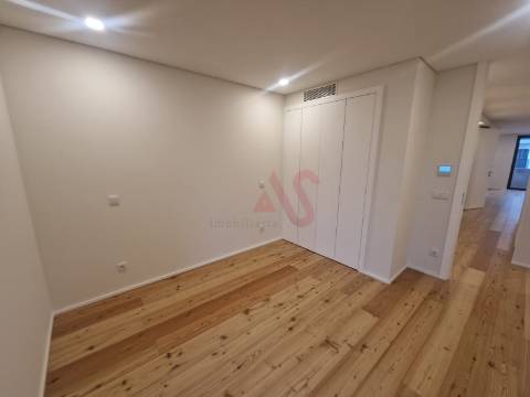 Apartamento T2 no 2.º andar em Creixomil, Guimarães