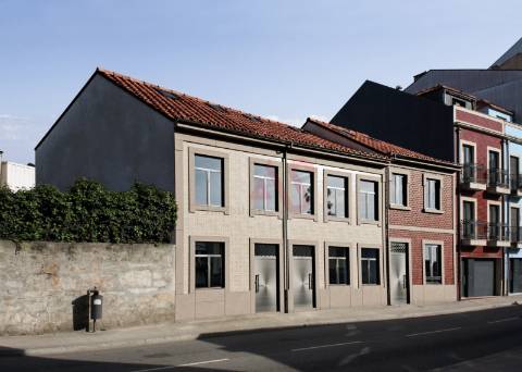 Moradia T3 de Luxo renovada no centro do Porto - Conforto, Exclusividade e Espaço Exterior Privativo