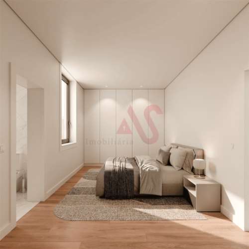 Moradia T3 de Luxo renovada no centro do Porto - Conforto, Exclusividade e Espaço Exterior Privativo