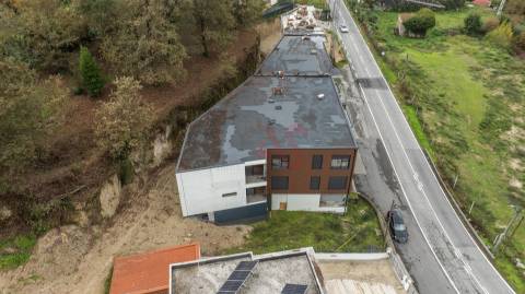 Apartamento T3 com Acabamentos Modernos e Varanda com Churrasqueira - Fornelos, Fafe