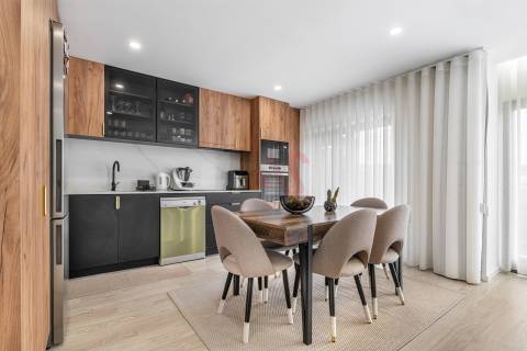 Apartamento T3 com Acabamentos Modernos e Varanda com Churrasqueira - Fornelos, Fafe