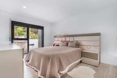 Apartamento T3 com Acabamentos Modernos e Varanda com Churrasqueira - Fornelos, Fafe