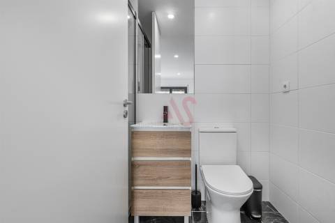 Apartamento T3 com Acabamentos Modernos e Varanda com Churrasqueira - Fornelos, Fafe