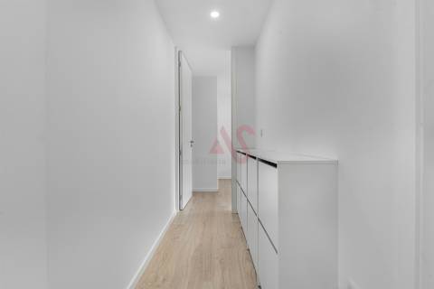 Apartamento T3 com Acabamentos Modernos e Varanda com Churrasqueira - Fornelos, Fafe