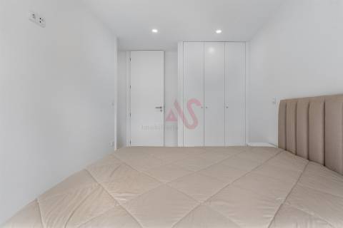 Apartamento T3 com Acabamentos Modernos e Varanda com Churrasqueira - Fornelos, Fafe