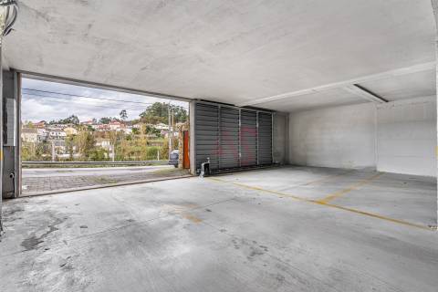 Apartamento T3 com Acabamentos Modernos e Varanda com Churrasqueira - Fornelos, Fafe