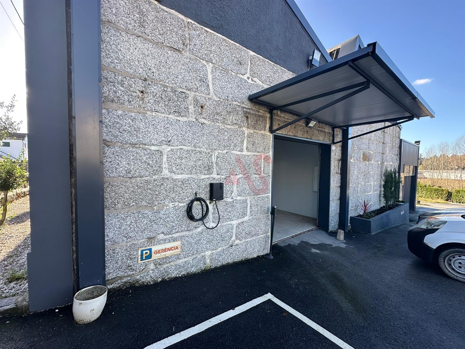 Armazém para arrendamento em Creixomil, Guimarães | Frio Negativo e Positivo | 7 Estacionamentos