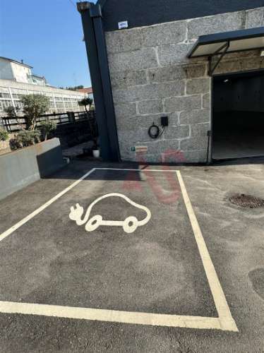 Armazém para arrendamento em Creixomil, Guimarães | Frio Negativo e Positivo | 7 Estacionamentos