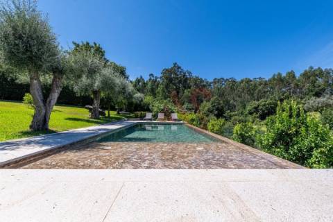 Moradia com 4 Suítes e Piscina | Queijada | Ponte de Lima