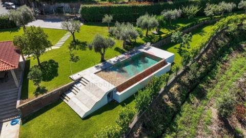 Moradia com 4 Suítes e Piscina | Queijada | Ponte de Lima