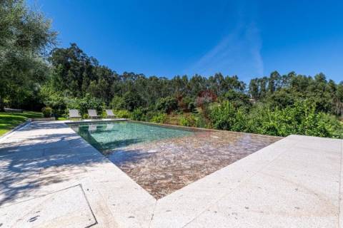 Moradia com 4 Suítes e Piscina | Queijada | Ponte de Lima