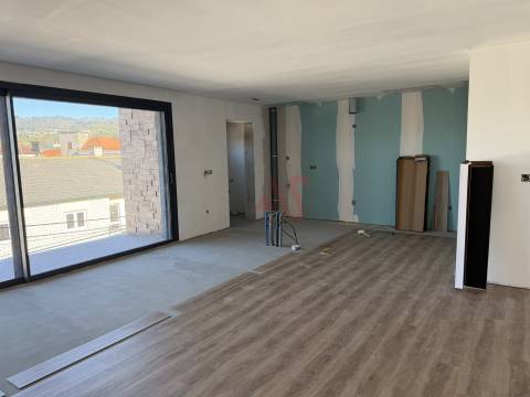 Apartamento T3 | 2.º Andar | 126,30 m² | Vizela – Santo Adrião