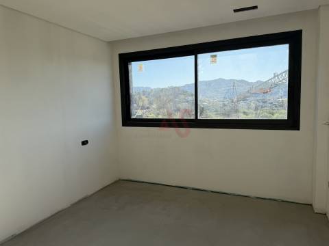 Apartamento T3 | 2.º Andar | 126,30 m² | Vizela – Santo Adrião