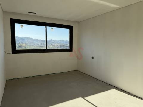 Apartamento T3 | 2.º Andar | 126,30 m² | Vizela – Santo Adrião