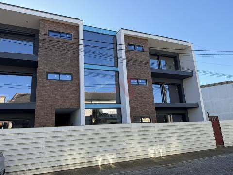 Apartamento T3 | 2.º Andar | 126,30 m² | Vizela – Santo Adrião