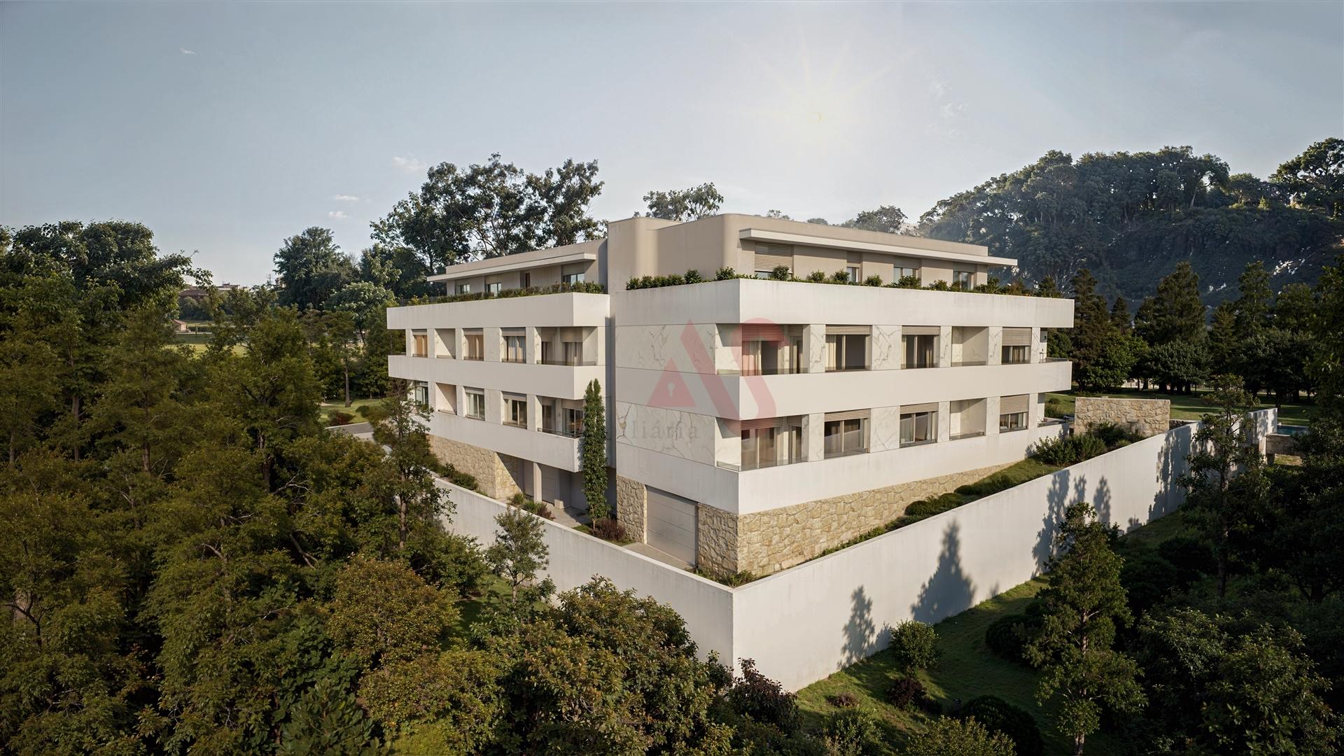 Apartamento T2 RECUADO | 3 min. centro de Vizela | Varandas | Lugar de Garagem | Cozinha equipada