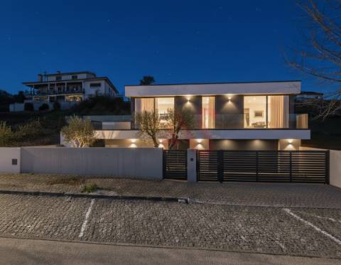 Terreno para construção com 520 m2 em Fermentões, Guimarães