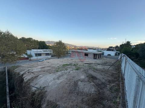 Terreno para construção com 520 m2 em Fermentões, Guimarães