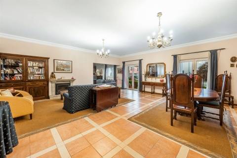 Moradia T3+1 | Sala comum e de jogos | Cozinha equipada | Capoto | Ponte, Guimarães