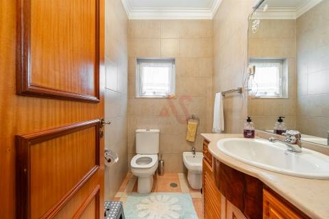 Moradia T3+1 | Sala comum e de jogos | Cozinha equipada | Capoto | Ponte, Guimarães