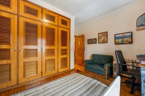 Moradia T3+1 | Sala comum e de jogos | Cozinha equipada | Capoto | Ponte, Guimarães