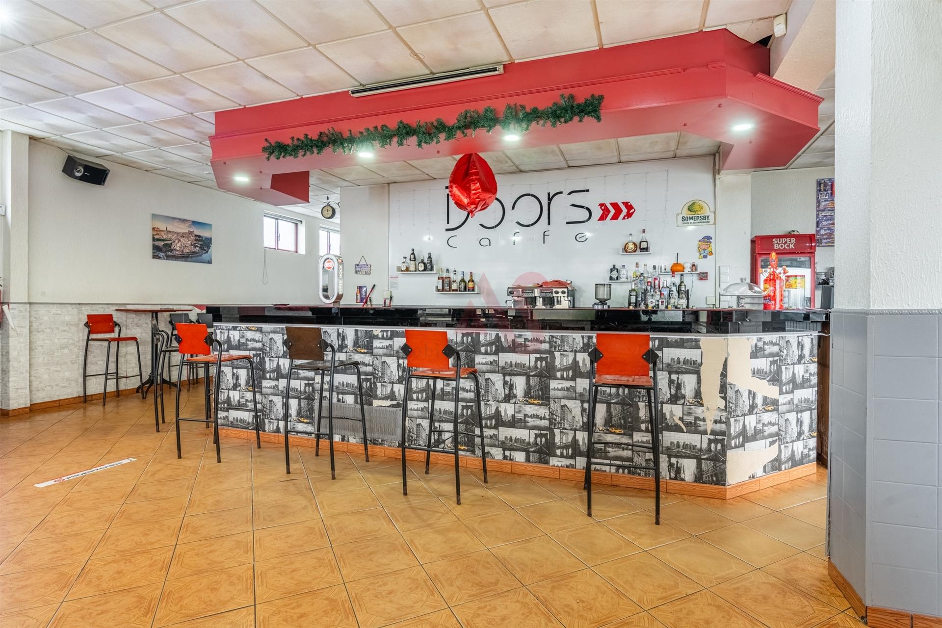 Oportunidade Única de Trespasse de Café/Snack-Bar em Santa Eulália, Vizela