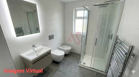 Moradia T6 com terreno de 680 m² | Centro de Vieira do Minho