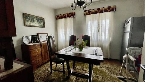 Moradia T6 com terreno de 680 m² | Centro de Vieira do Minho