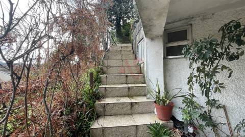 Moradia T6 com terreno de 680 m² | Centro de Vieira do Minho