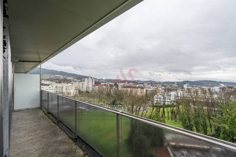 Apartamento T0 dividido em T1 | Junto à Universidade do Minho - Polo de Azurém, Guimarães