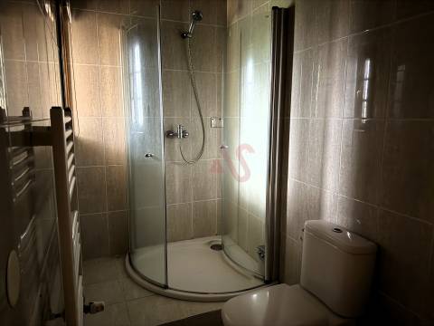 Moradia brasonada T5 inserida em terreno de 18.440m² com Piscina – Meinedo, Lousada