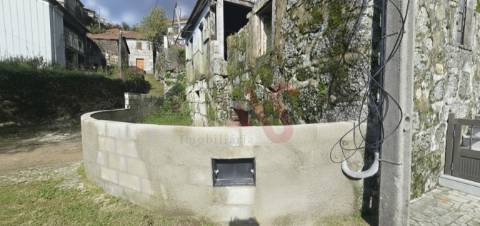 Moradia para Restauro em Quinchães, Fafe