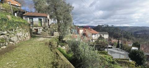 Moradia para Restauro em Quinchães, Fafe