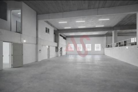 Armazém Industrial com Licença de Indústria + Terreno Anexo | Excelente Oportunidade de Investimento