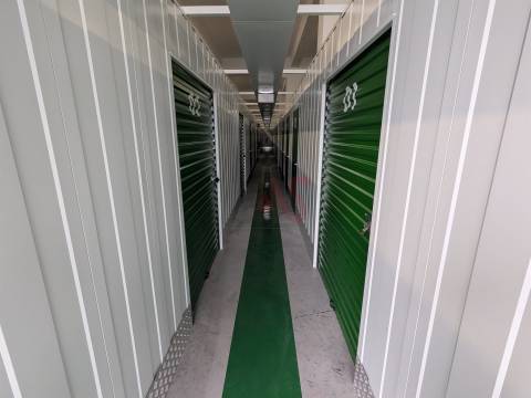 Boxes com áreas entre 5 m² e 18 m² para arrendamento em Fermentões, Guimarães