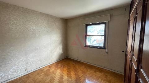 Apartamento T2 com Varanda: O Equilíbrio Perfeito no Coração de Guimarães