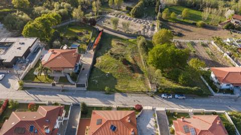 Terreno c/ viabilidade de construção moradia independente ou duas moradias geminadas em Nespereira
