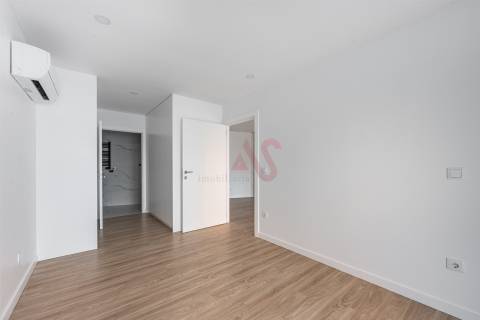 Apartamento T1 totalmente renovado, em Barco, Taipas, Guimarães
