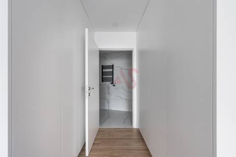 Apartamento T1 totalmente renovado, em Barco, Taipas, Guimarães