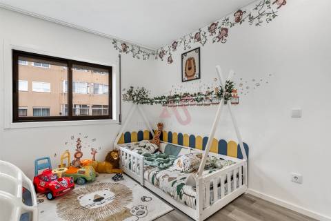 Apartamento T3 | Completamente Renovado | Cozinha equipada | Garagem Fechada | Mesão Frio, Guimarães