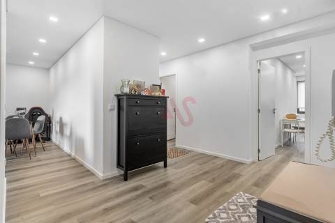 Apartamento T3 | Completamente Renovado | Cozinha equipada | Garagem Fechada | Mesão Frio, Guimarães