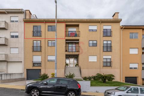Apartamento T3 | Completamente Renovado | Cozinha equipada | Garagem Fechada | Mesão Frio, Guimarães