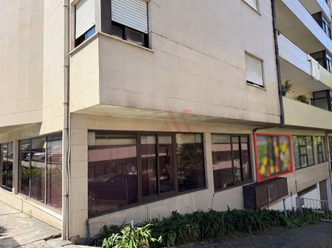 Loja em Fermentões, Guimarães – excelente oportunidade de investimento
