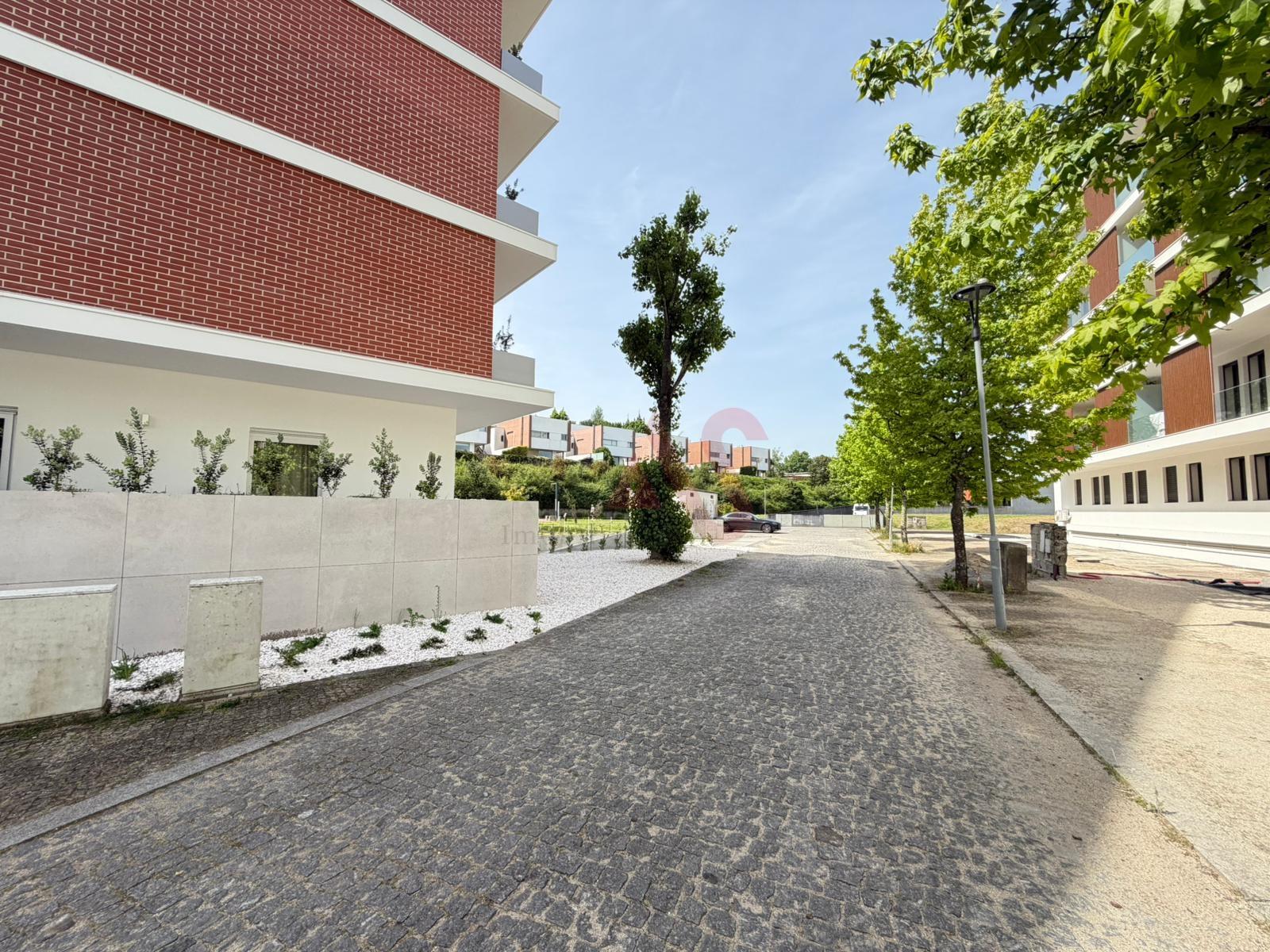 Apartamento Novo T2+1 para Arrendamento na Costa, Guimarães