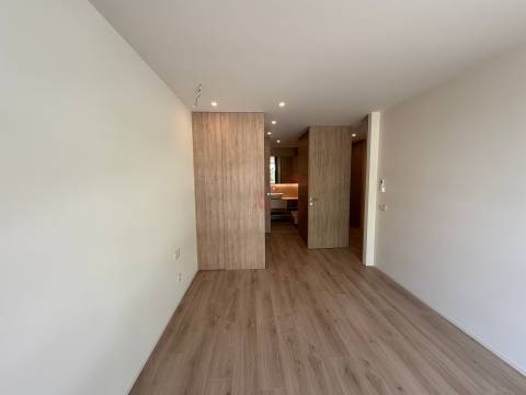 Apartamento Novo T2+1 para Arrendamento na Costa, Guimarães