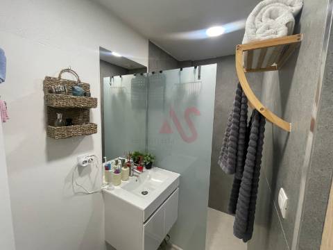 Apartamento T2 Renovado em Fermentões – Excelente Oportunidade de Investimento